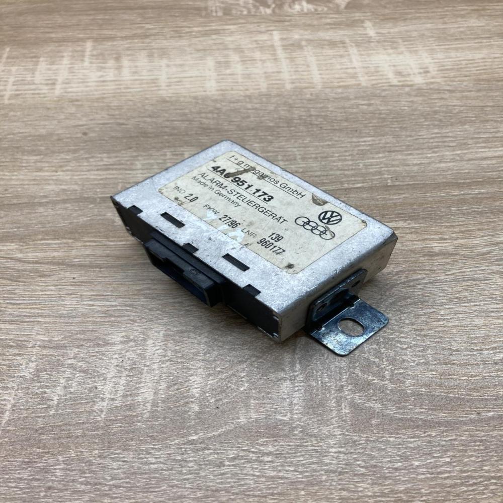 4A0951173   Alarm control unit/module Audi A6 S6 C4 4A