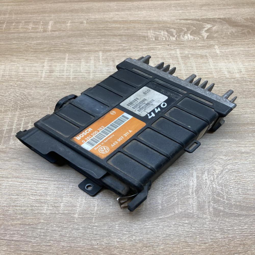443907311A 0261200263  Engine control unit/module ECU Volkswagen PASSAT B3