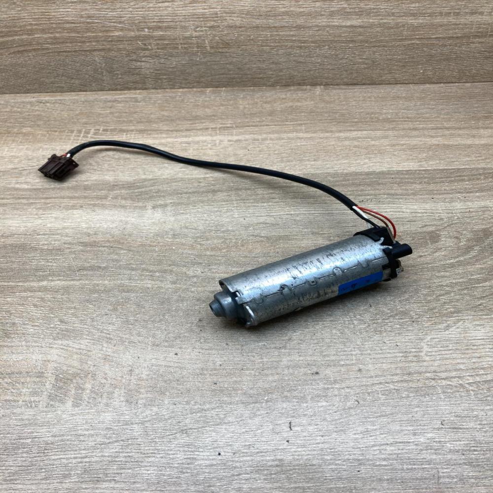2108204842 0130002479  Seat adjustment motor Mercedes-Benz E W210