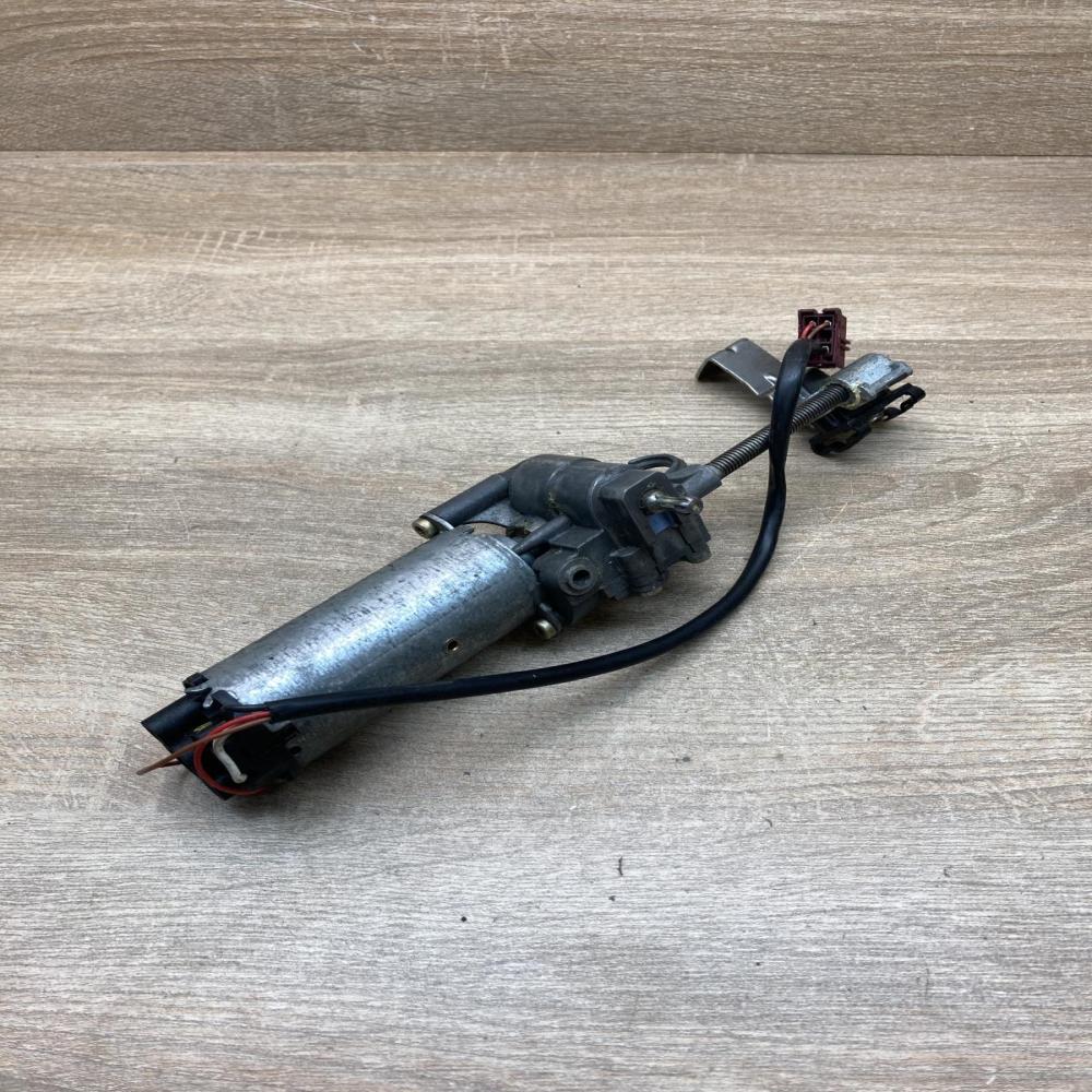 2208201442 0130002484  Seat adjustment motor Mercedes-Benz S W220