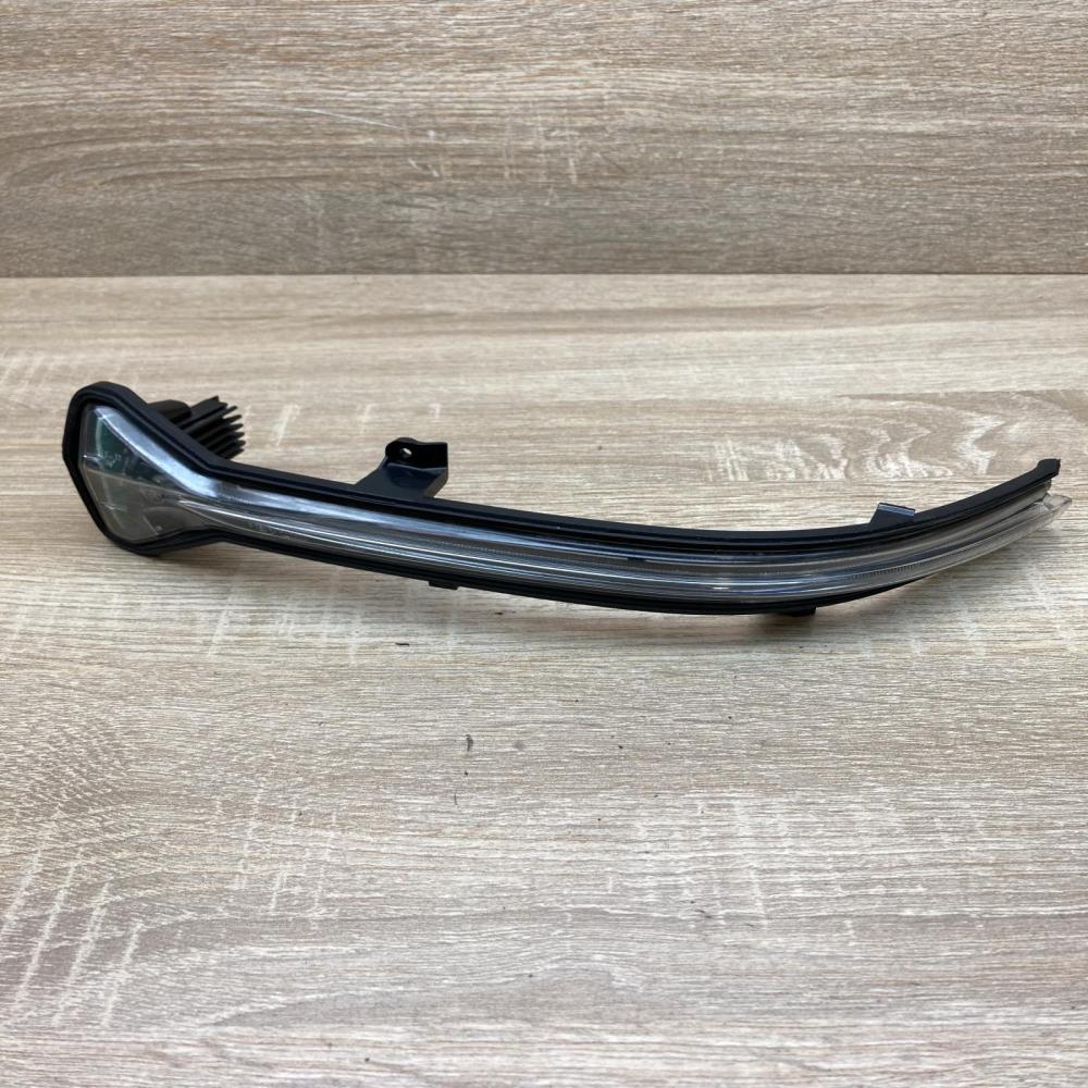 7414651 4437438  Front indicator light BMW 5 G30 G31