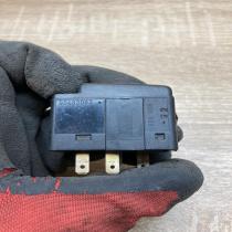 90483063 005908  Headlight level height control switch Opel Tigra A