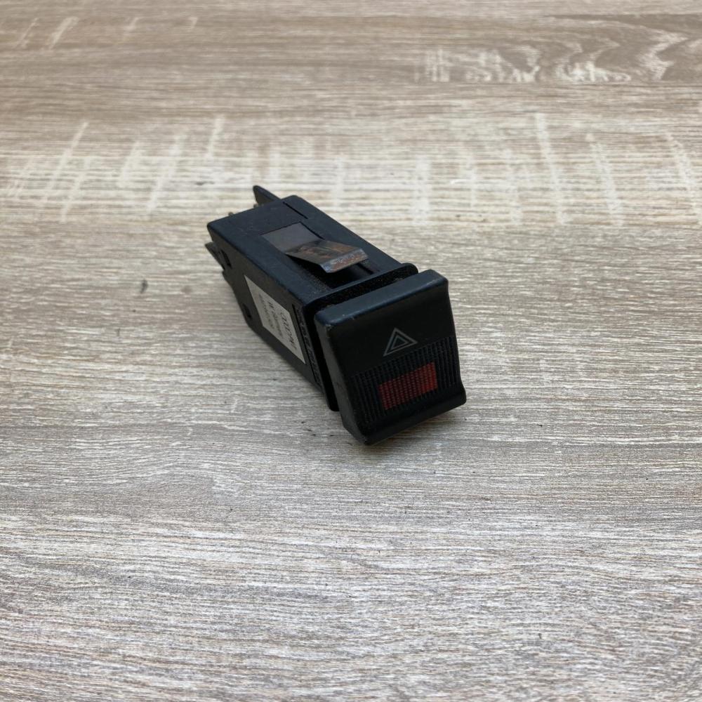4A0941509   Hazard light switch Audi 80 90 S2 B4