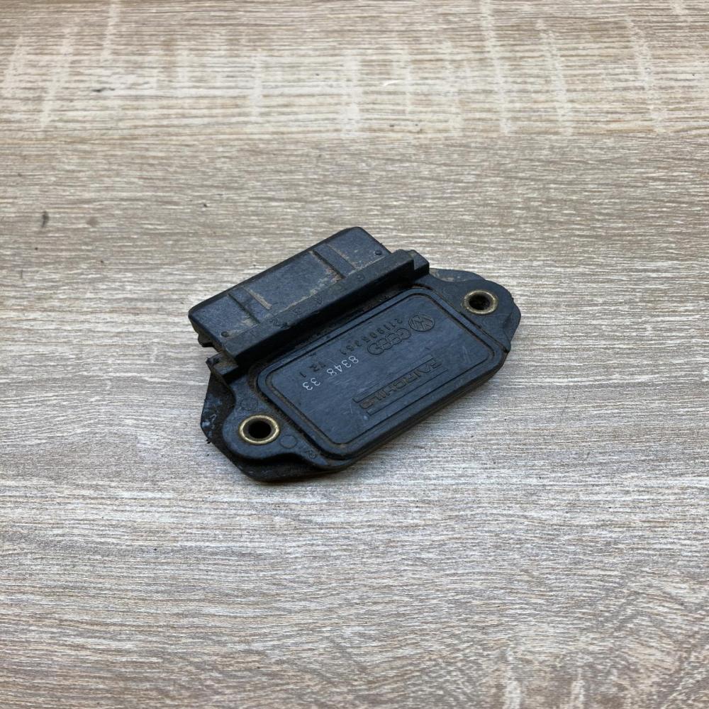 211905351   Ignition amplifier control unit Audi 80 90 S2 B4