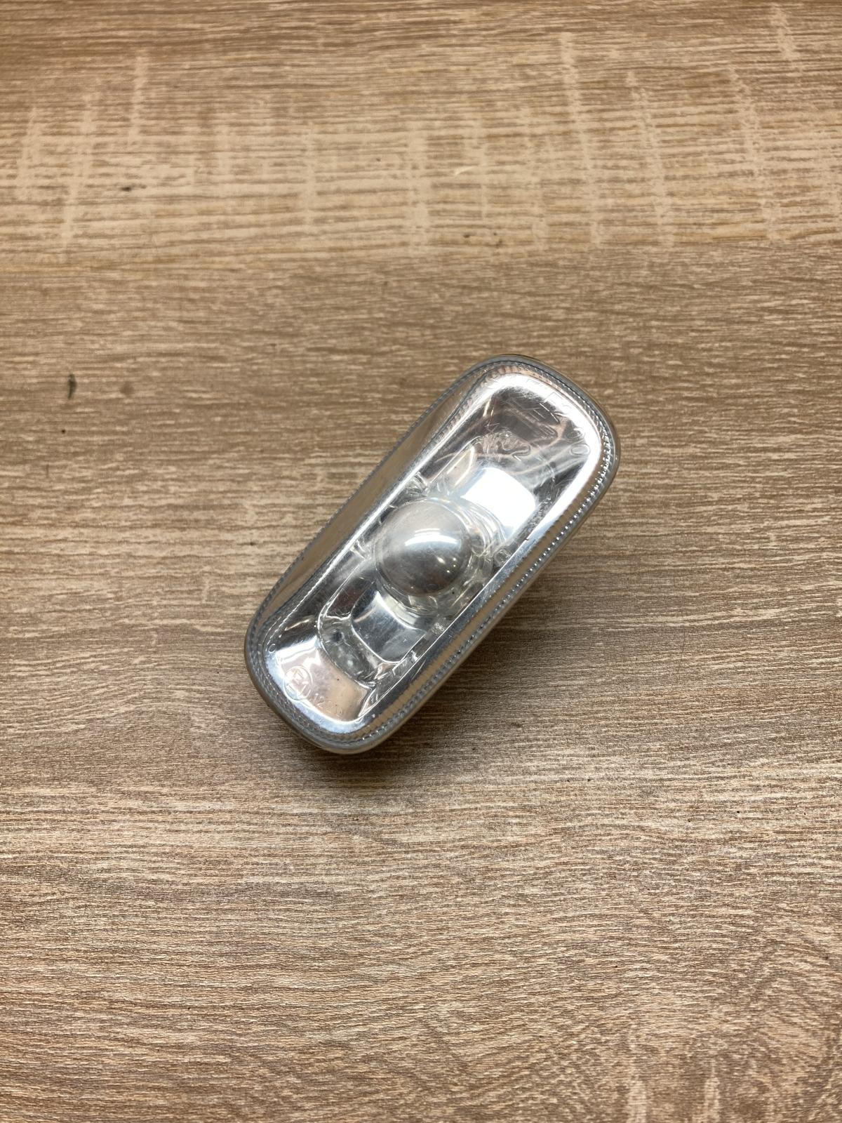 8E0949127   Front fender indicator light Audi A4 S4 B6 8E 8H