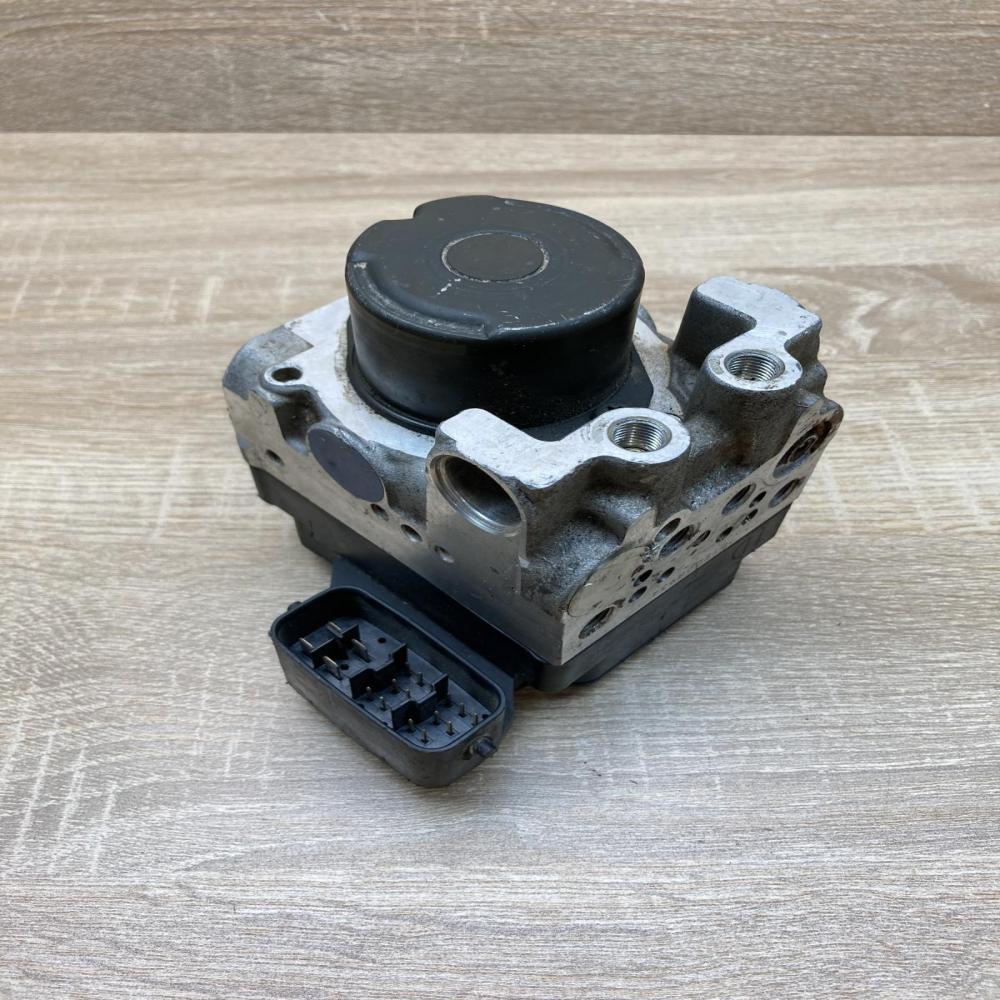 44510 48020 133800 3010  ABS Pump Toyota Highlander XU20