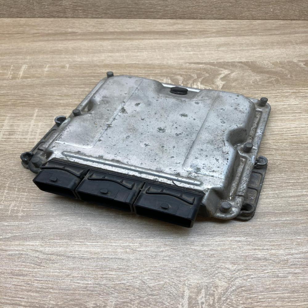 8200211711 0281010637  Engine control unit/module ECU Renault Laguna II