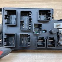 8678449 518828017  Fuse module Volvo S60