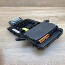 82641 05011 05810530  Fuse module Toyota Avensis T250