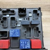 518095401 8200148809 8200171856 Fuse module Renault Laguna II