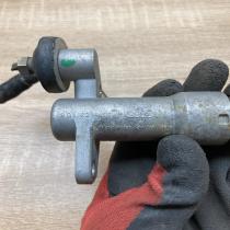 8D1721401   Clutch master cylinder Audi A4 S4 B5 8D
