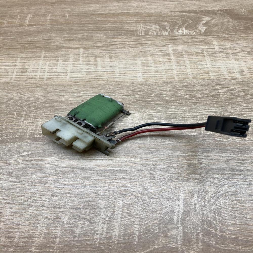 90463851 652818Q  Heater blower motor/fan resistor Opel Vectra B