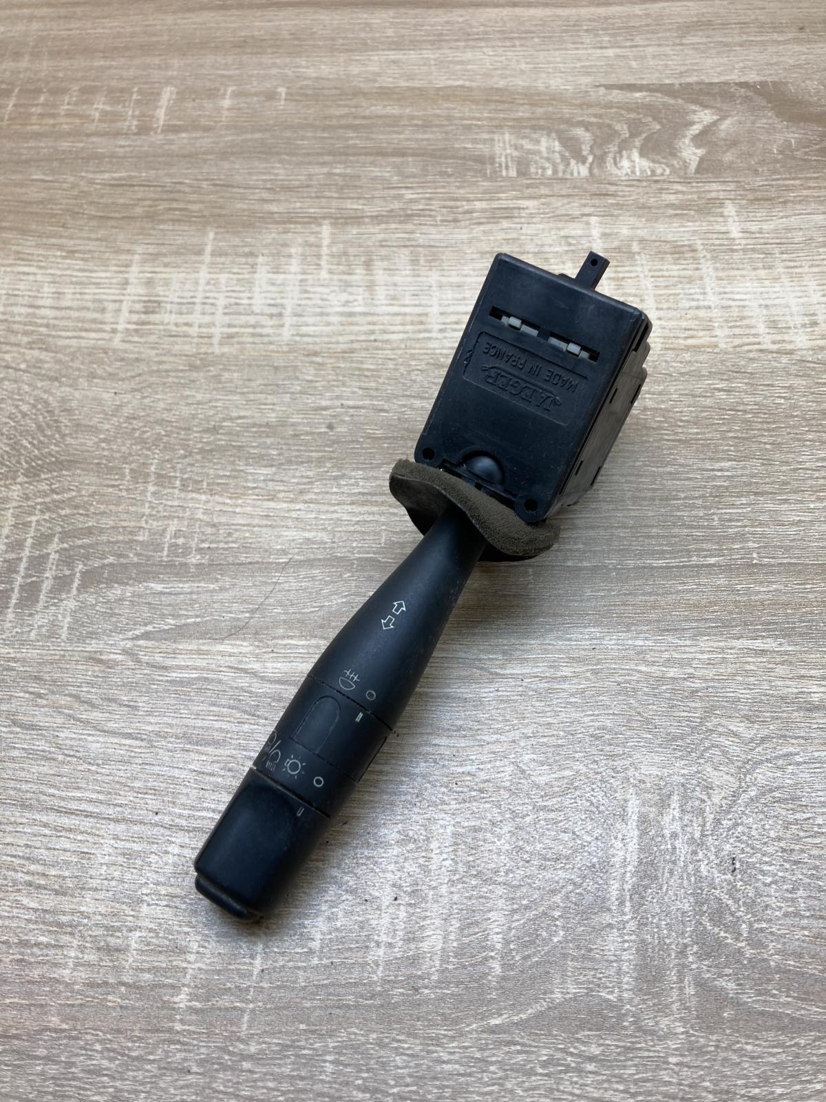 96307459ZL 34423001  Indicator stalk Peugeot 206