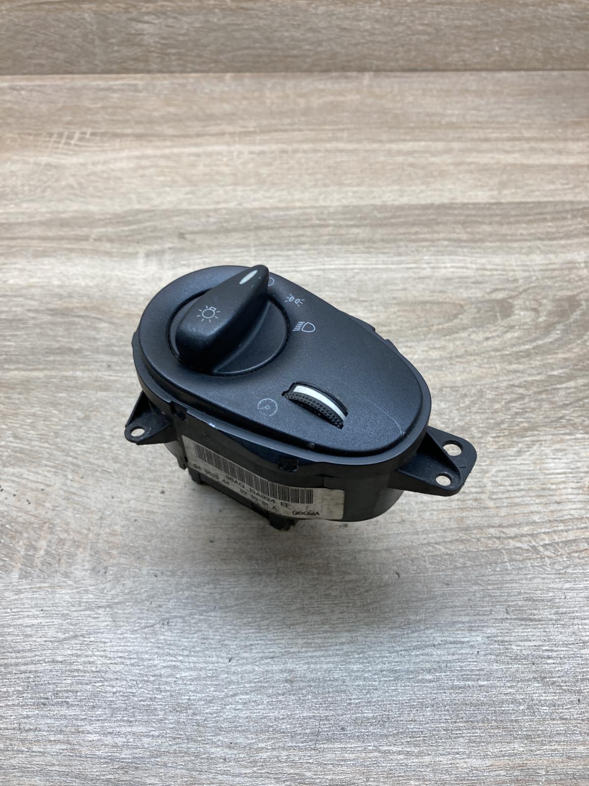 98AG 13A024 EF 04052544  Light switch Ford Focus