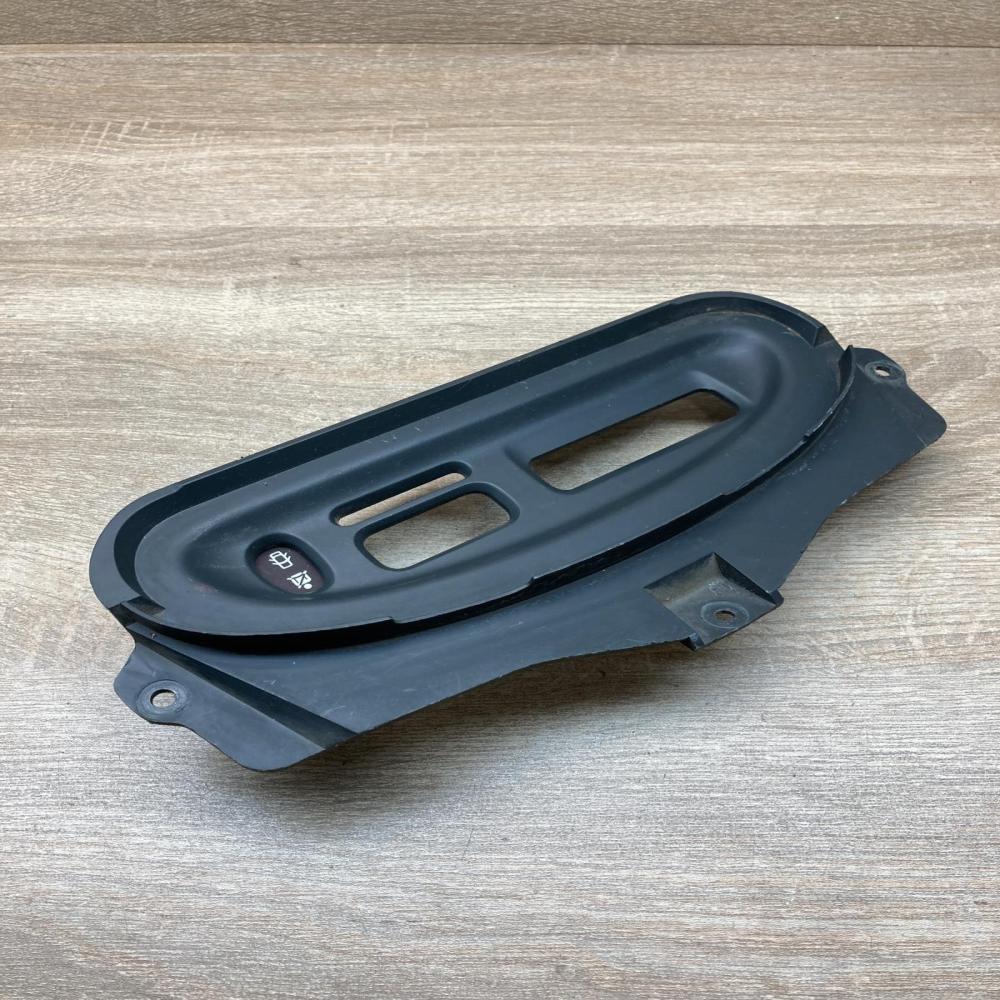7700840697   Dashboard trim Renault Scenic I