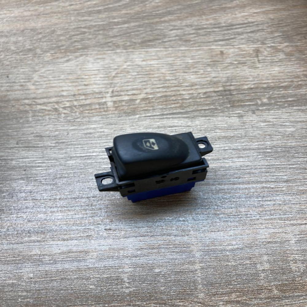 7700417487B   Electric window control switch Renault Laguna I
