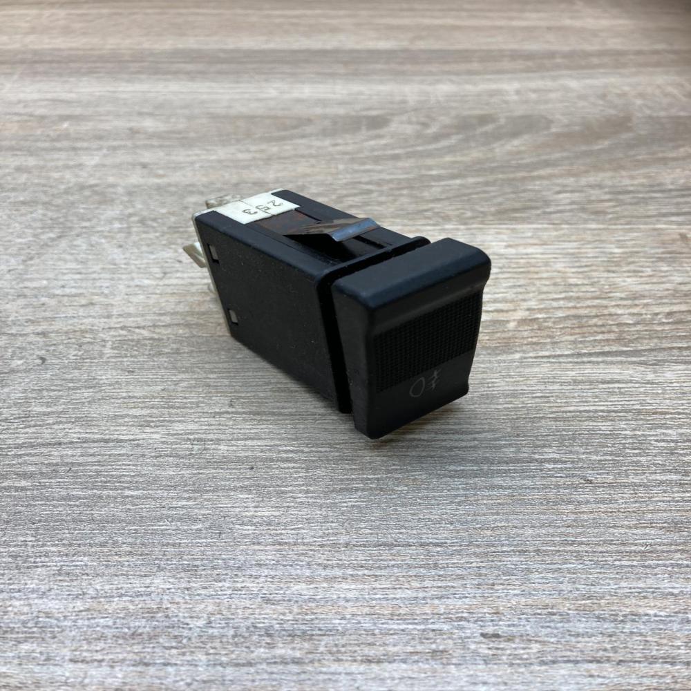 893941535   Fog light switch Audi 100 S4 C4