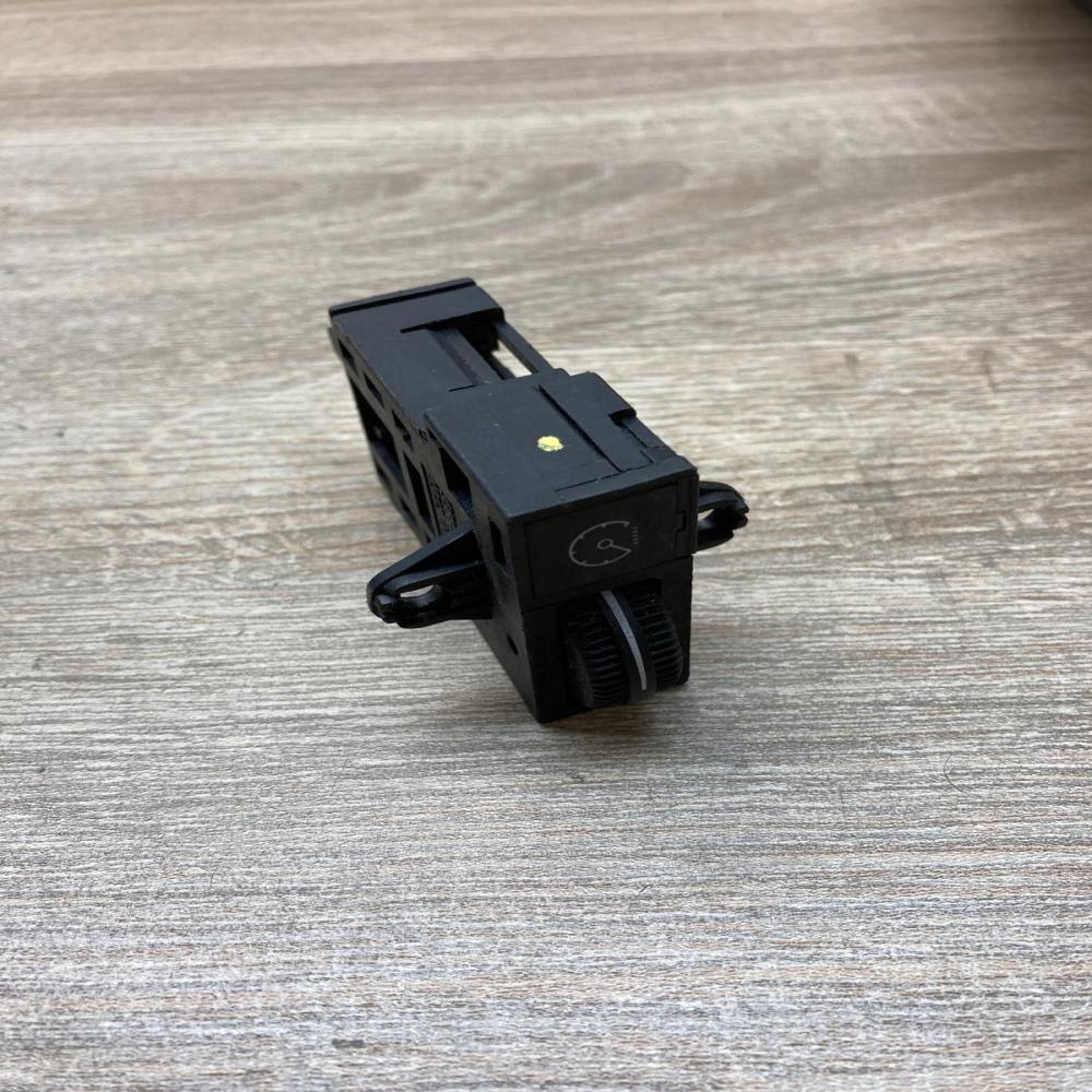 93BB 13K752 AB 69125  Panel lighting control switch Ford Mondeo MK I