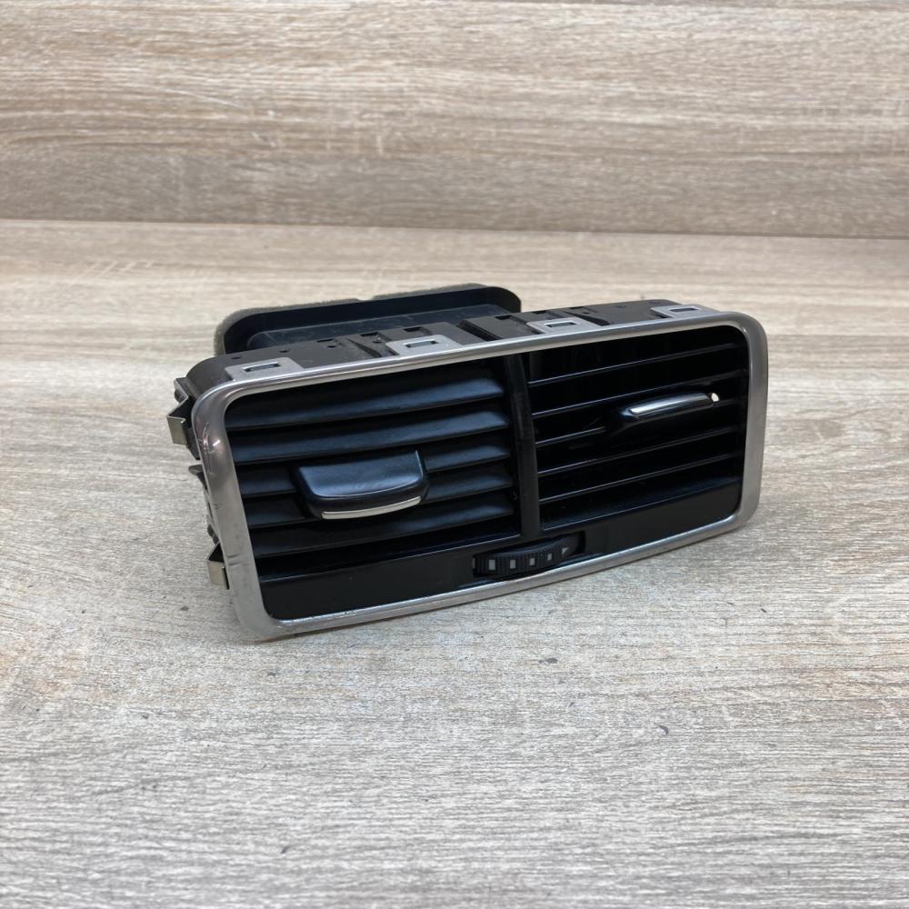 4F0819203C   Rear air vent grill Audi A6 S6 C6 4F