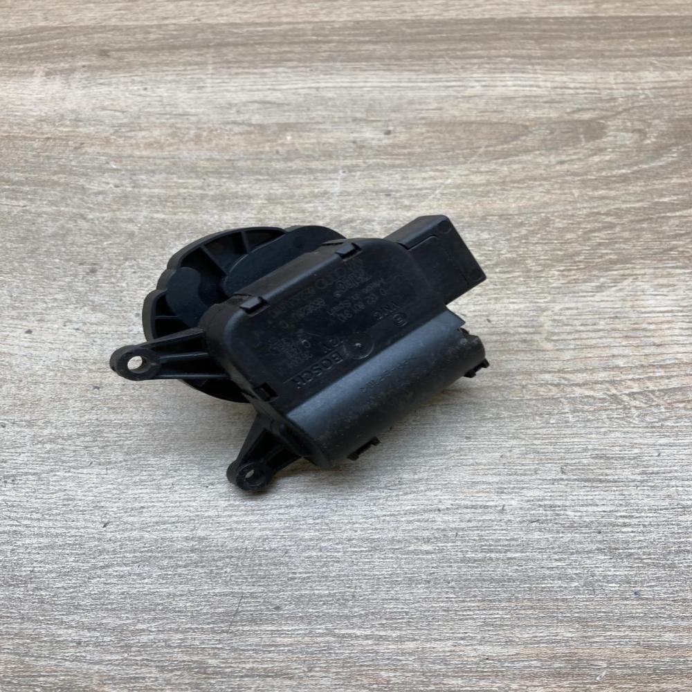 8E2820511C 0132801310  Air flap motor/actuator Audi A4 S4 B6 8E 8H