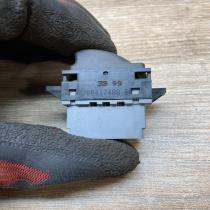 7700417488B   Electric window control switch Renault Laguna II
