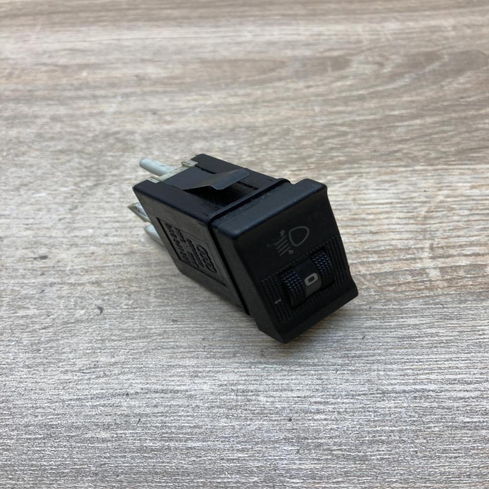 8A0941301   Headlight level height control switch Audi 80 90 S2 B4