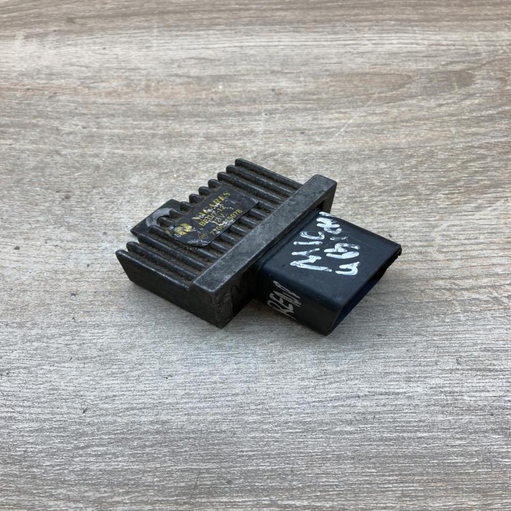 7700115078   Glow plug pre-heat relay Opel Movano A