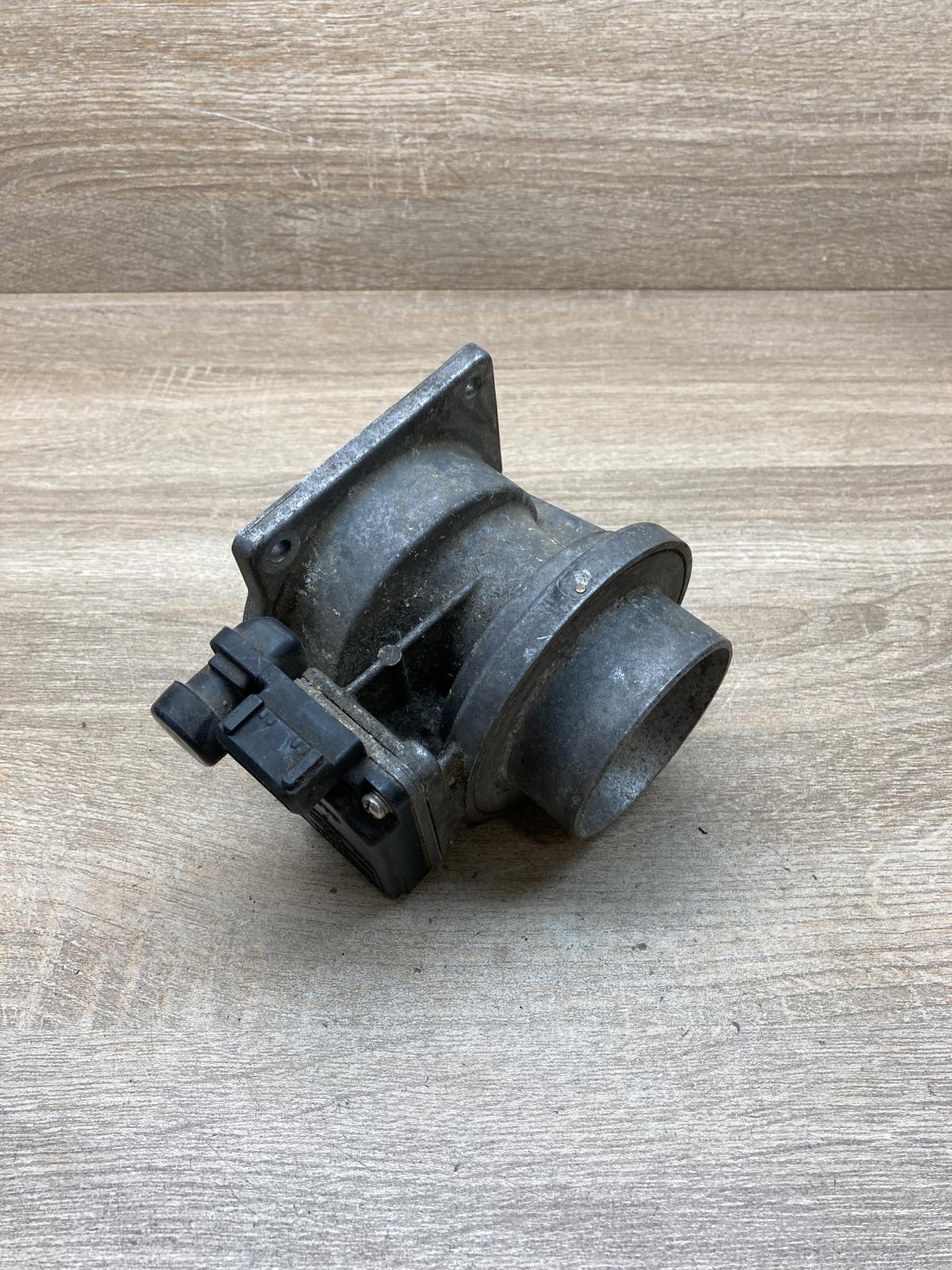 054133471   Mass air flow meter Audi A6 S6 C4 4A