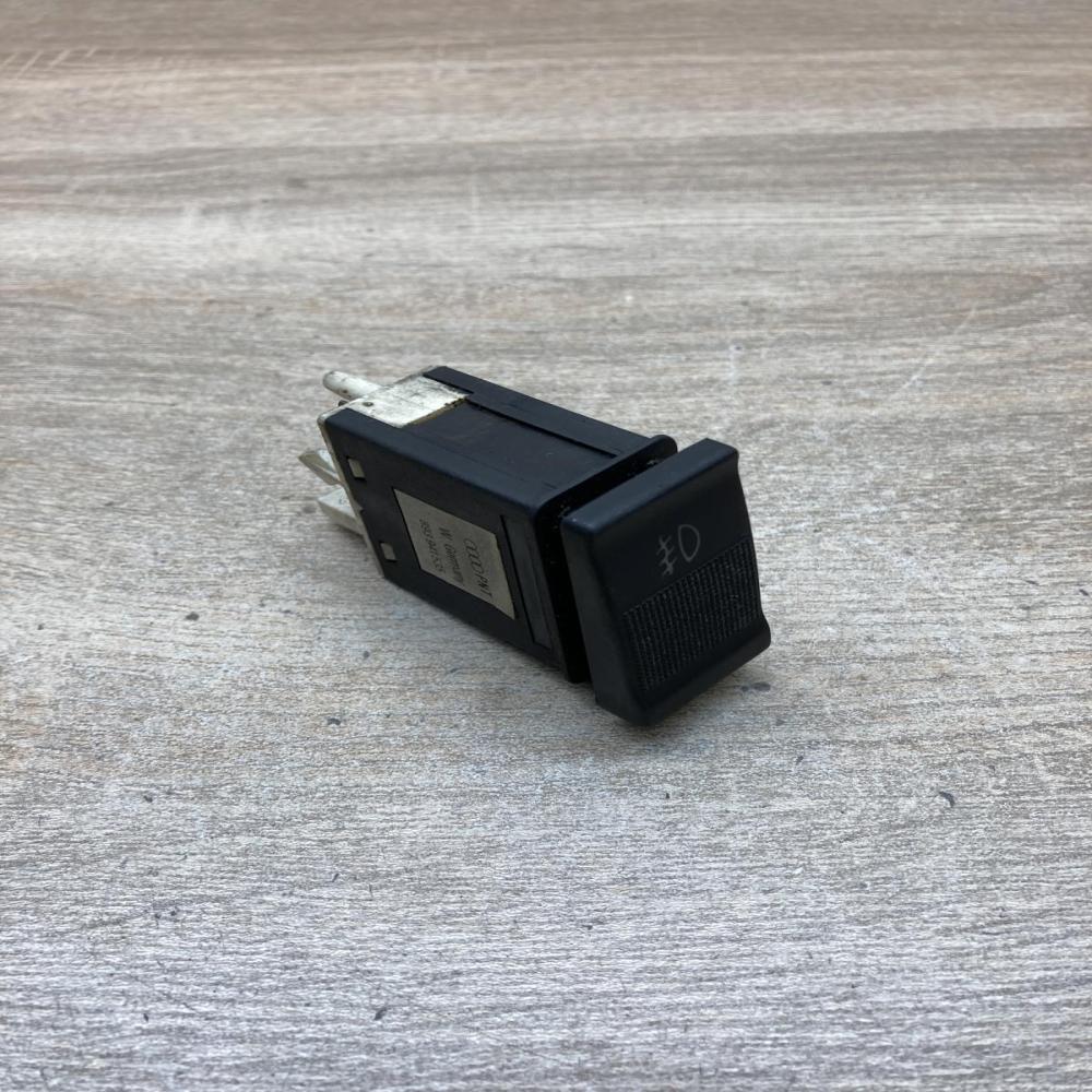 893941535   Fog light switch Audi 100 S4 C4