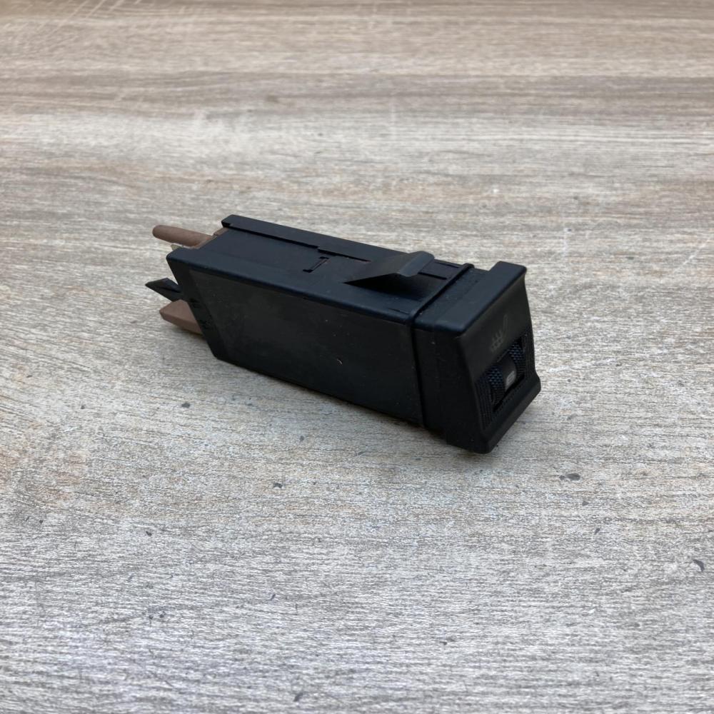 4A0963563   Seat heating switch Audi A6 S6 C4 4A