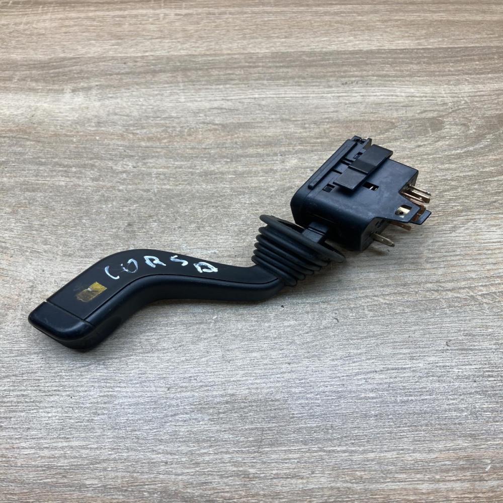 90181846 90213325  Indicator stalk Opel Corsa B