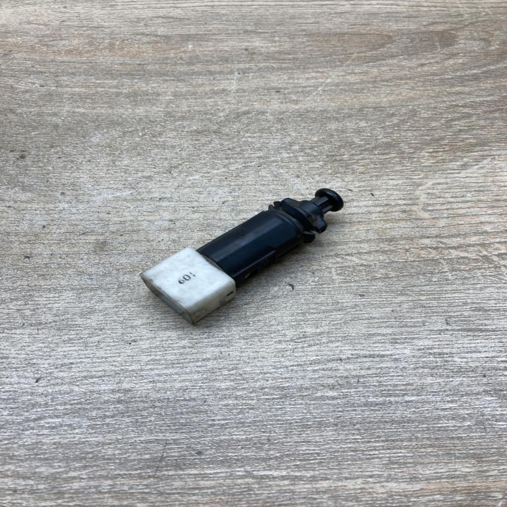 414988   Brake pedal sensor switch Renault Clio II