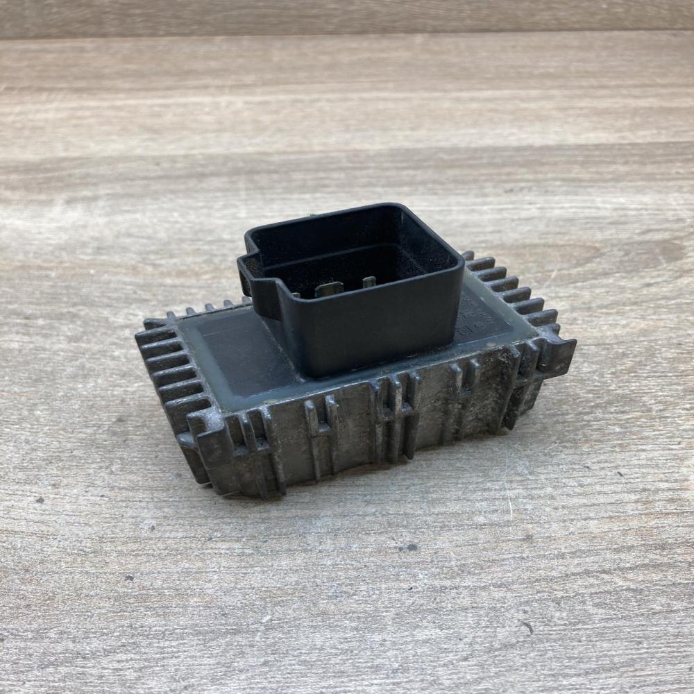 09132691   Glow plug pre-heat relay Opel Vectra B