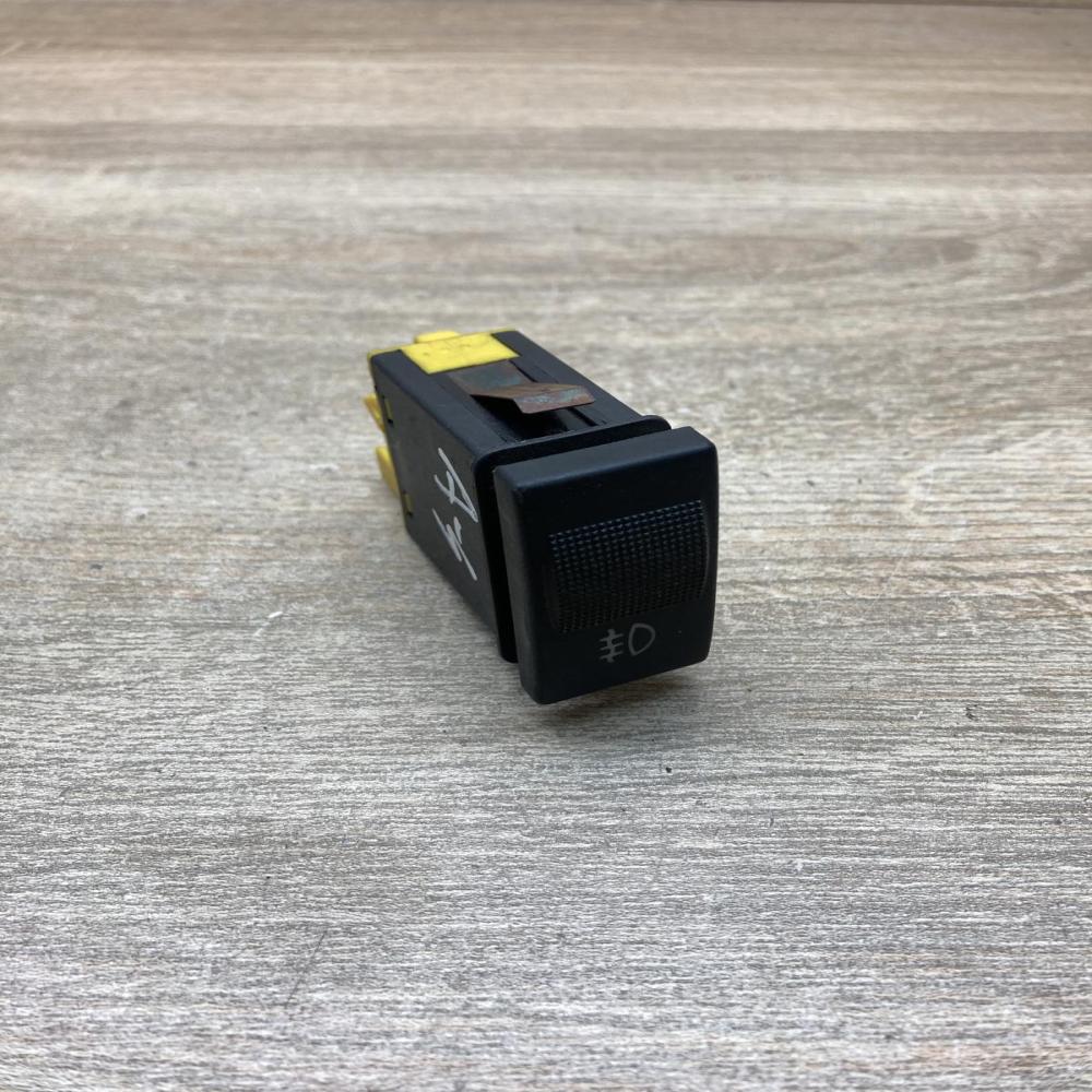 4D0941563   Fog light switch Audi A8 S8 D2 4D