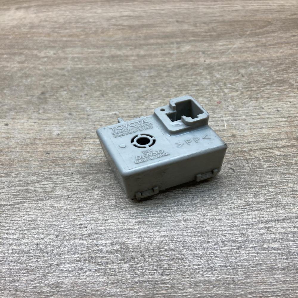 86652 20010 068900 3540  Other relay Toyota Prius (XW20)