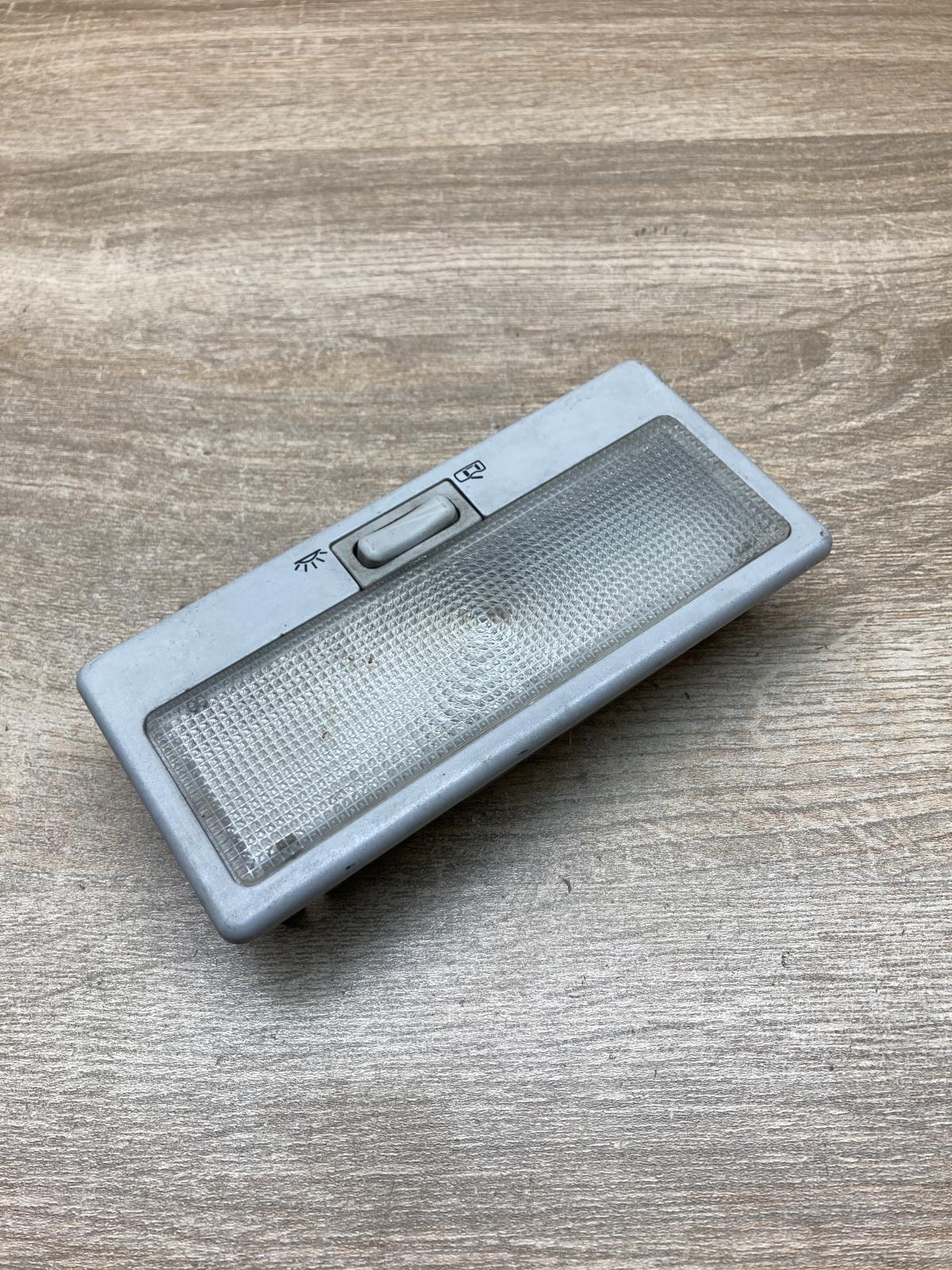 357947105   Front seat light Volkswagen Sharan