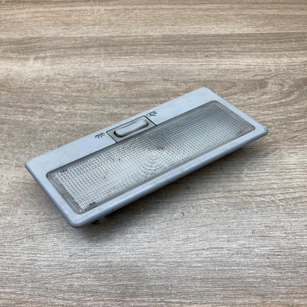 357947105   Front seat light Volkswagen Sharan
