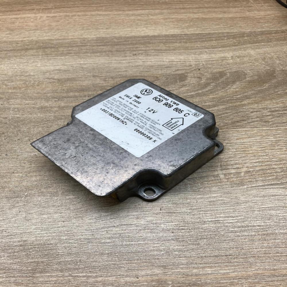 6Q0909605C   Airbag control unit/module Volkswagen PASSAT B5.5
