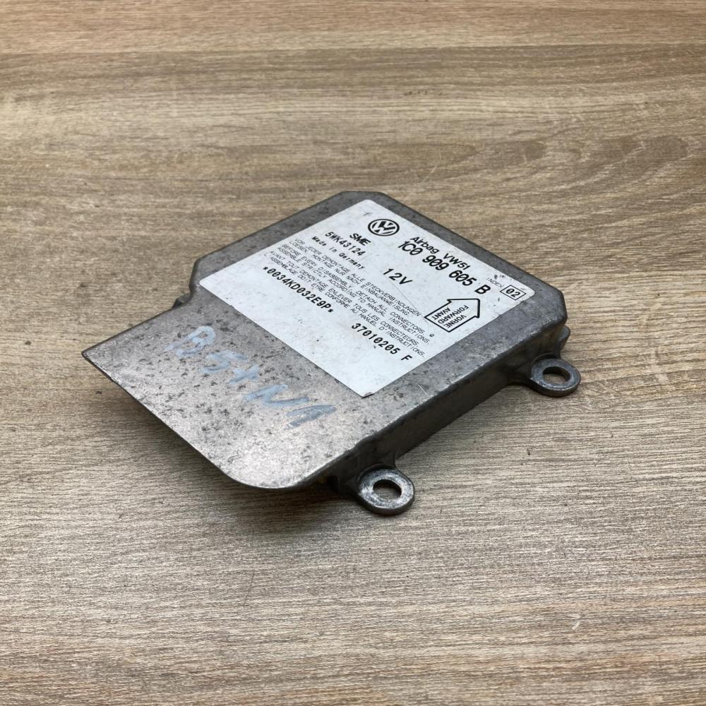 1C0909605B 5WK43124  Airbag control unit/module Volkswagen PASSAT B5.5