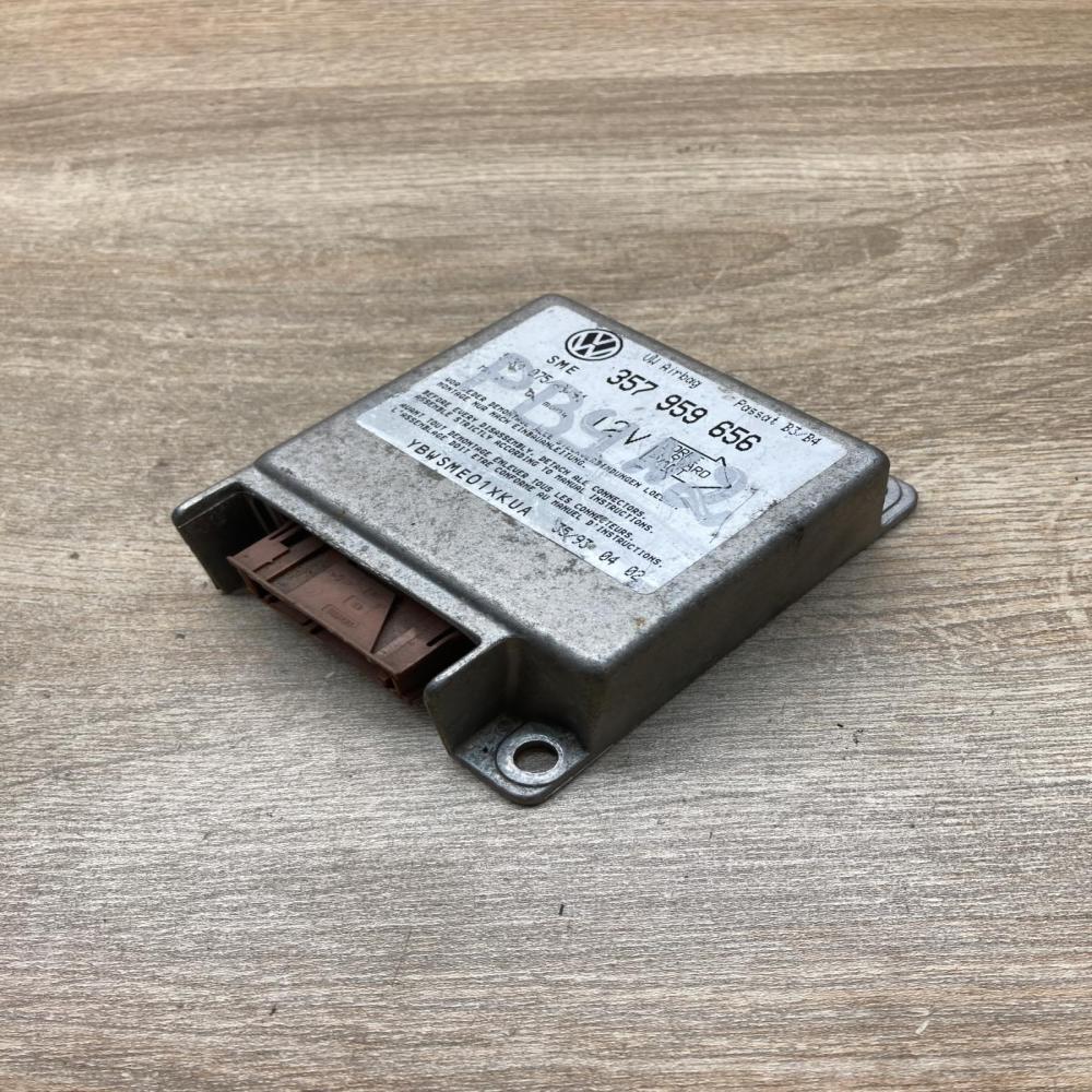357959656   Airbag control unit/module Volkswagen PASSAT B4