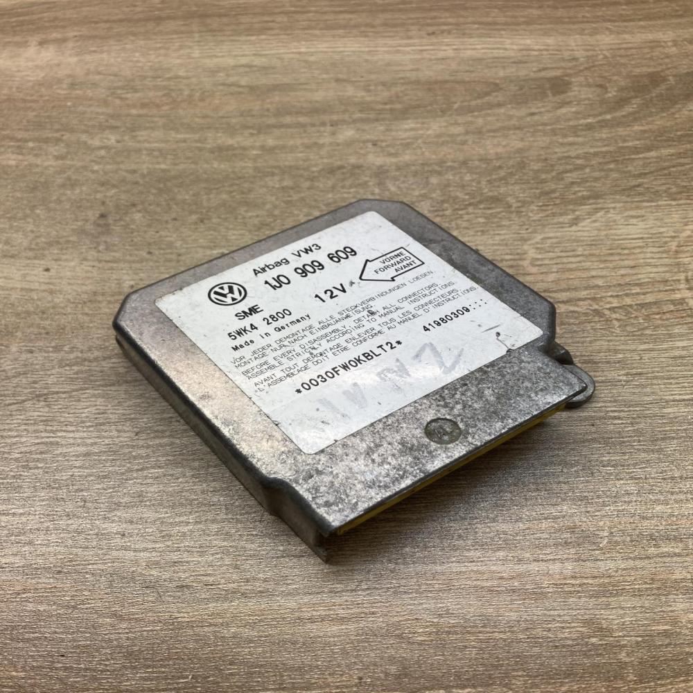 1J0909609 5WK42800  Airbag control unit/module Volkswagen Bora