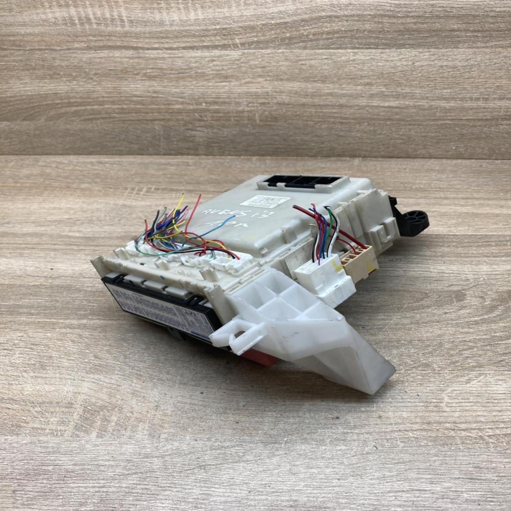 82730 05170 C 8273005170C 1542 10A27 Fuse module Toyota Avensis T270