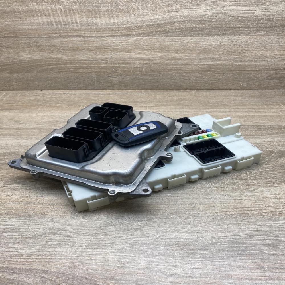 8626172 9325654  Engine ECU kit and lock set BMW X3 F25