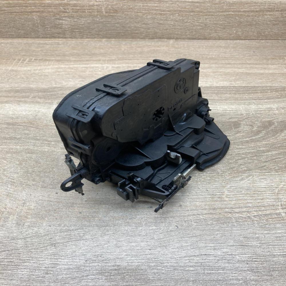 7059973   Front door lock BMW 3 F30 F35 F31