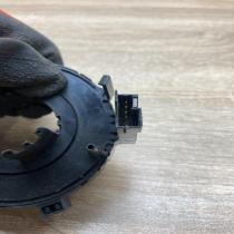 1J0959653   Airbag slip ring squib (SRS ring) Volkswagen Golf IV