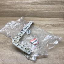 71840 65J00 7184065J00  Rear bumper mounting bracket Suzuki Grand Vitara I
