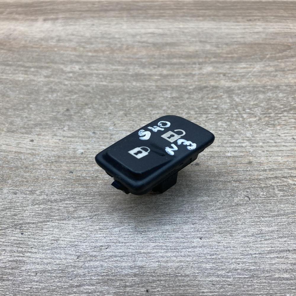 30669958 30669957  Central locking switch button Volvo V50