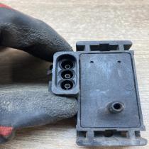 8768245   Mass air flow meter Renault Megane I