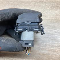 018469A   Electric window control switch Renault Laguna II