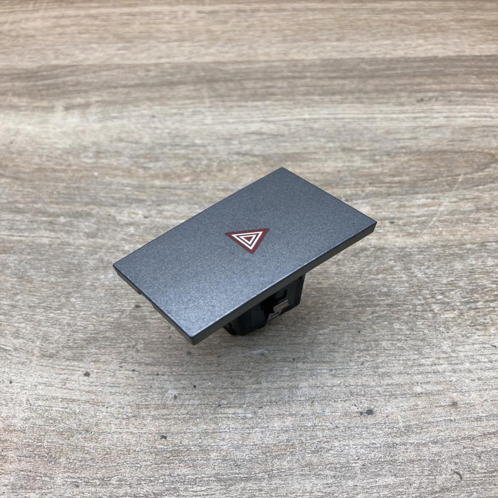 13138255   Hazard light switch Opel Vectra C